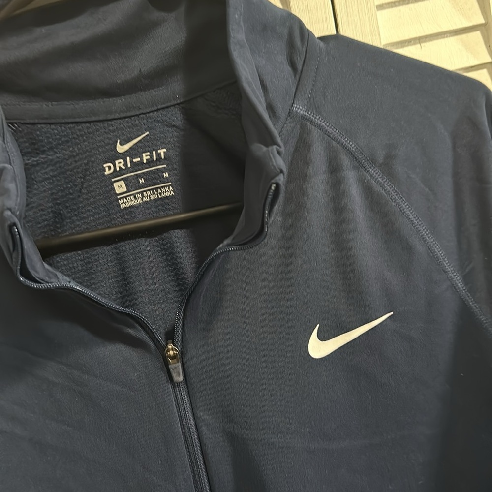 Nike dri fit pull over. Size M mens. NWT 1/4 zip